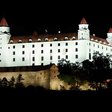 Obr. 1 Monumentalitu Bratislavského hradu zvýrazňuje biele svetlo
